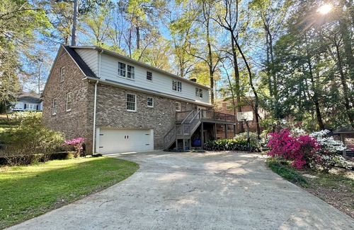 Tuscaloosa House | 4-bedroom house in the Historic District of Tuscaloosa. Walk to Bryant Denny!