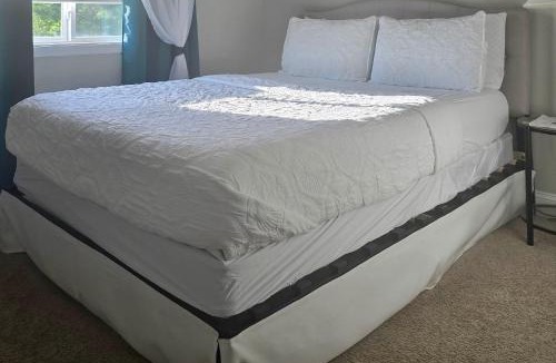 Harrisburg House | 5 Mi to Charlotte Motor Speedway: Cozy Townhome