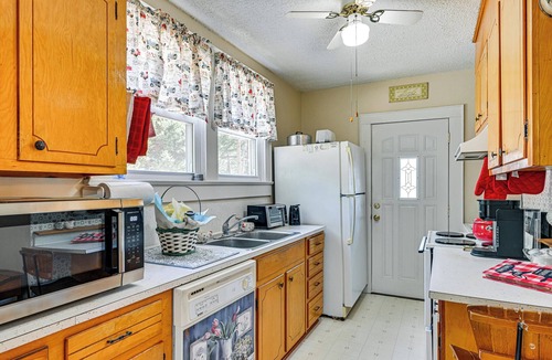 Mount Holly House | 5 Mi to Whitewater Center! Home w/Peaceful Porch