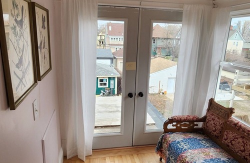 Minneapolis House | 6 BR, 4 BA Victorian Mansion 1 Mile from DT Minneapolis - Pool/Hot Tub/Sauna/Gym