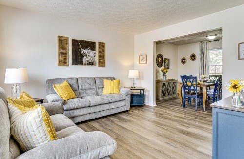 Wayne House | 9 Mi to Dtwn Indianapolis: Family-Friendly Home!