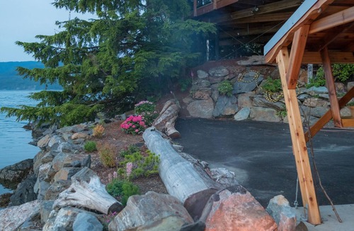 Ketchikan House | A custom built luxury tree house on the waterfront in Ketchikan - AMAZING!.