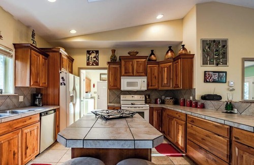 Alto House | A Great Mountain Pleasure | Peaceful Pines, Big Skies, Dog-Friendly