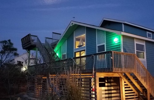 Ocean Sands House | A Jolly Boat-A FEW STEPS TO BEACH-ocean side Corolla. Perfect for families!