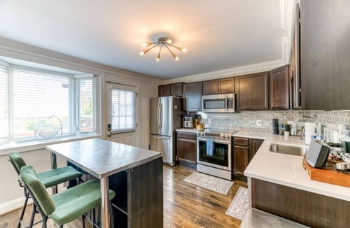 Southeast House | A peaceful 8-guest home nestled beside Fort Dupont Park