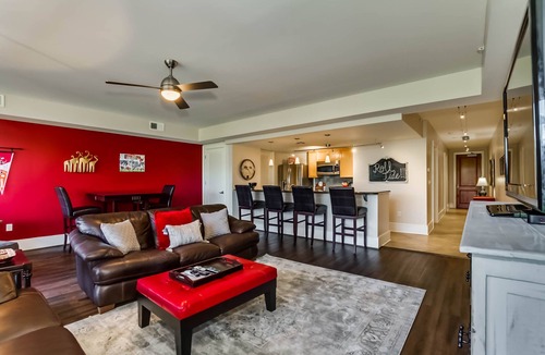 Tuscaloosa Condo | A ROLL-TIDE RENTAL 2 blocks from SABAN FIELD at BRYANT DENNY Stadium!