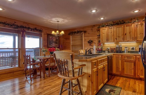 Smoky Mountains Cabin | Above Awe - 2BR/2.5BA Awesome View of Wears Valley