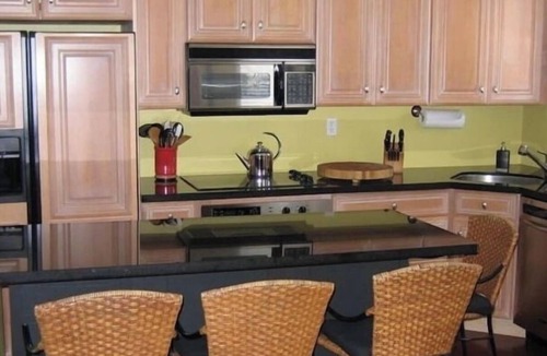 Hollywood Condo | Adorable condo steps to the beach in vibrant Hollywood