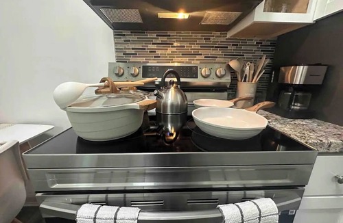 Rotterdam Apartment | Affordable Stay in Schenectady-A1