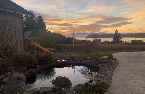 Clinton House | Bayview with Vineyard Family Getaway. Paradise for Kids and Friends