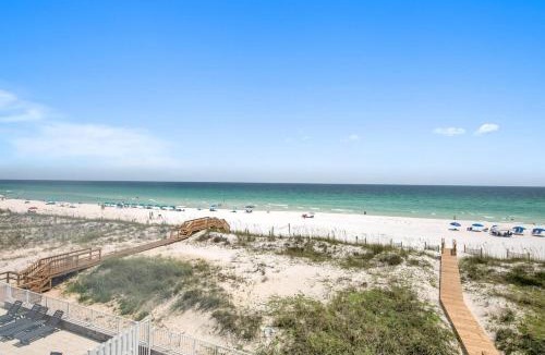 Fort Walton Beach House | Beach Front 8 BR 6 BA Pool & Hot Tub Pickleball Fun