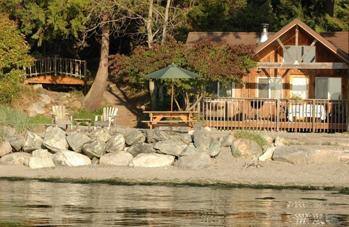 Eastsound Cabin | Beachfront Cabin - 2BR Deluxe, stunning beachfront location, west-facing!