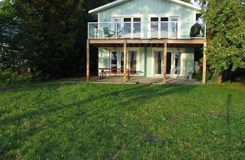 Arcadia House | Beautiful Lakefront Home, Central AC, Paddle to Lake Michigan, Dock, Beach, Raft