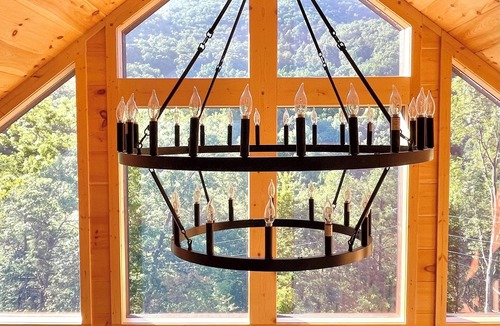 Smoky Mountains Cabin | Beautiful modern cabin, with amazing mountain views and enchanting sunsets.
