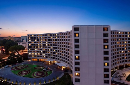 Dupont Circle Hotel | Best Place to Unwind! Pet-friendly, Seasonal Outdoor Pool!