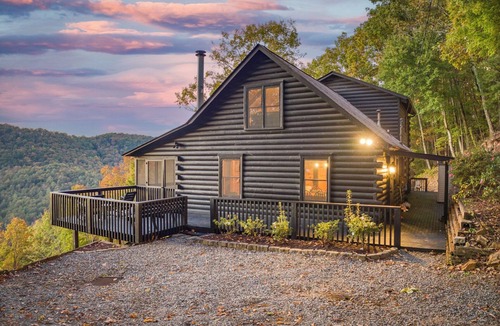 Cherry Log Cabin | Best Sunset Views in Blue Ridge w/Paved Roads and Outdoor Deck Addition
