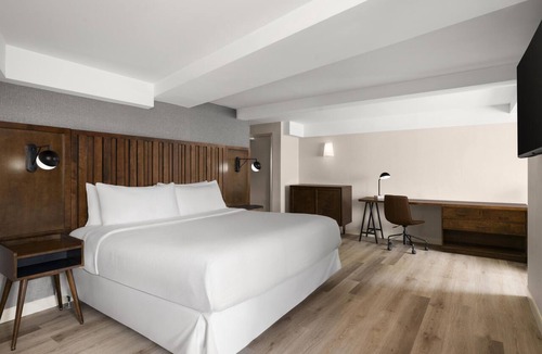 Plainview Hotel | Best Western Premier Plainview-Long Island Hotel