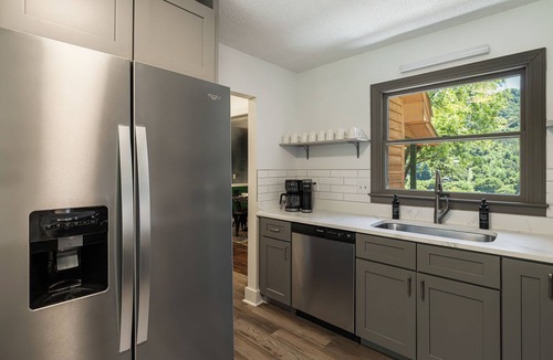 Leicester Cabin | Bobwhite Hill by CM | Large Home w/Pool, Sports Court, & Mountain Views