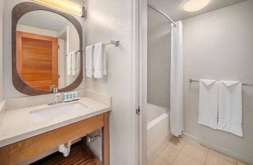 Kahului Hotel | Breathtaking Beach Retreat Perfect for Romantic Couple Stay | Outdoor Pool