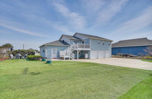 Sea Scape House | Bright Kitty Hawk Home w/Hot Tub, Walk to Beach!