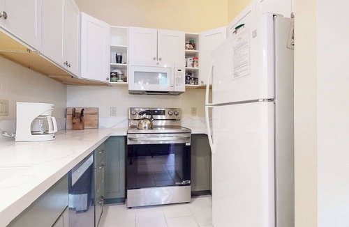 Mammoth Lakes Condo | Bright Mountain Home, W/D, Near Bowling Alley & Kids Park, Summer Pool