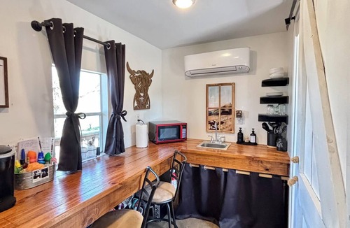 De Funiak Springs Cabin | Cabin on 40 acres with private lake! - Heifer Hotel