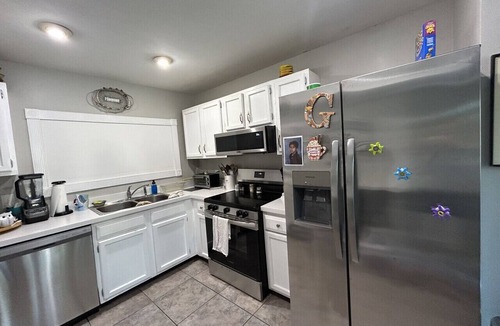 Hollywood Bed & Breakfast | CasaDonna`s Sea Breeze Suite - No Hidden Resort Fees