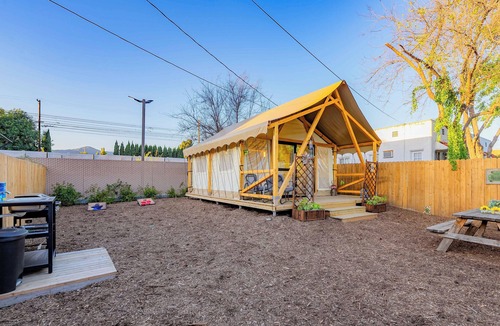 Glendora Cabin | Charming 1-bedroom cabin with AC in Glendora