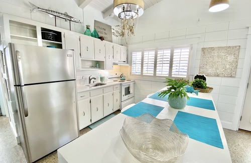 Laguna Beach Estates House | Charming 2BR Laguna Beach Cottage with Fenced Yard & Covered Patio ~ Beach Access #81