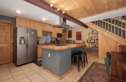 Granby Cabin | Charming Cabin : Fire Pit, Hot Tub, Views & Vibes