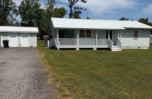 Wanchese House | Charming Wanchese Retreat-Cozy 2BR Near OBX Beaches and Fishing