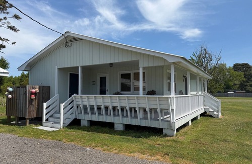 Wanchese House | Charming Wanchese Retreat-Cozy 2BR Near OBX Beaches and Fishing