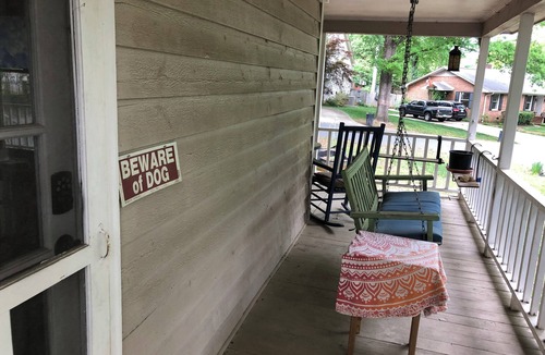 Madison Park Apartment | Close to everything! 1 bedroom & 1 bath studio in a safe neighborhood