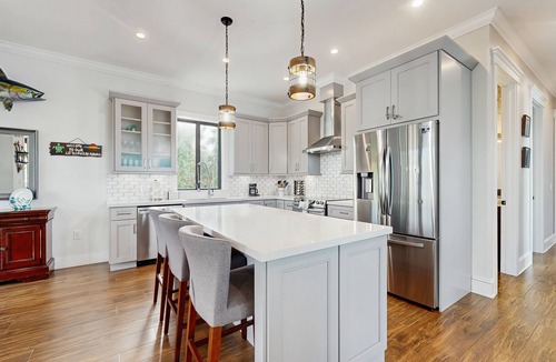 Bowens Addition House | Coastal Chic Snowbird-Friendly Home with Central AC, High-Speed WiFi, and Washer/Dryer