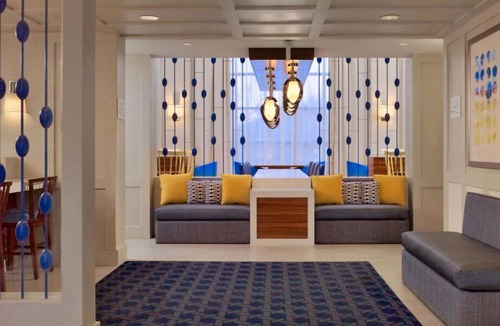 Burlington House | Comfortable Accommodation w/ Free Bfast & Parking, Kitchen, Outdoor Pool!