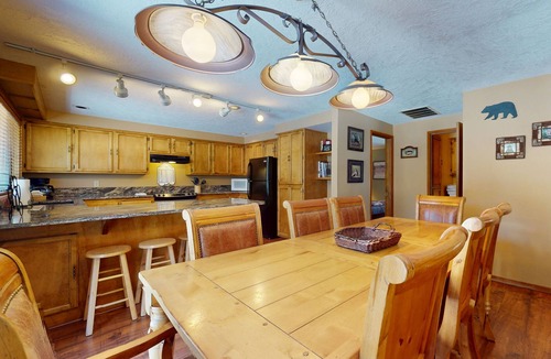 Sunriver House | Comfortable and spacious house with private hot tub and bikes