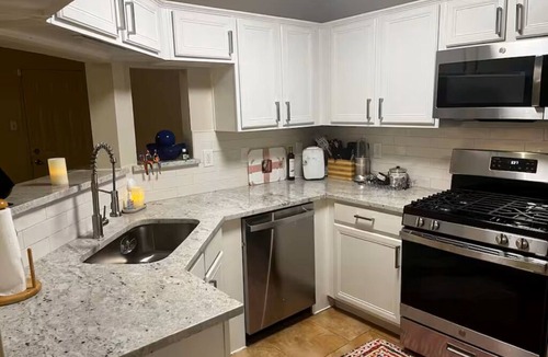 Channelview House | Comfy, quiet, and private stay!
