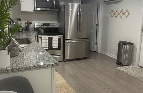 Concord House | Concord Private Guest Suite - 5 Mins to Atrium & Downtown
