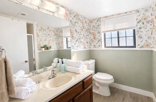 West Jordan Apartment | Cozy 2-bedroom apartment in amazing West Jordan with a great location.