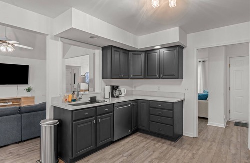 Olivia House | Cozy Carolina Trace 3BR w/Relaxing Golf Course Views - Deck & Fire Table