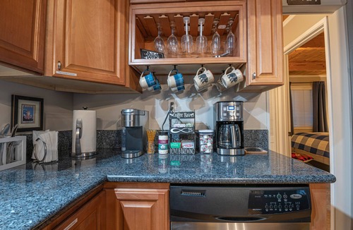 Big Bear Lake Cabin | Cozy Chalet w/Spa Dog Friendly Fenced FirePit Near Village Mountain View