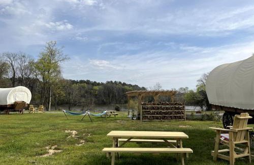 Lillington House | Cozy Covered Wagon for Four on Cape Fear River, Lillington, for Glamping in North Carolina