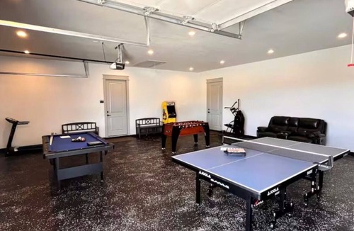 Boerne House | Cozy, fully furnished 2-bedroom house in lovely Comfort with AC and game room.