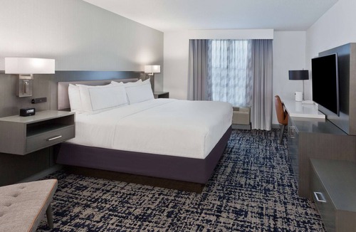Dothan Hotel | DoubleTree by Hilton Dothan, AL