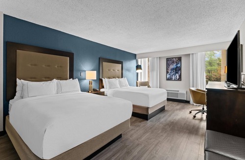 Northeast Raleigh Hotel | DoubleTree by Hilton Raleigh Midtown, NC
