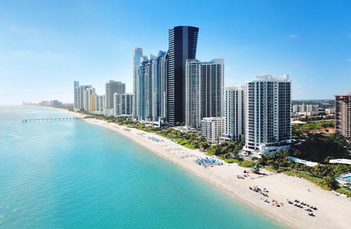 Sunny Isles Beach Resort | DoubleTree Resort & Spa by Hilton Ocean Point-N. Miami Beach