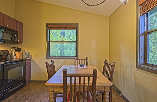 Wisconsin Dells Cottage | Down-Home Christmas Mountain Village, 2 Bedroom Cottage