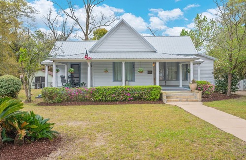 De Funiak Springs House | Downtown Historic District 35 min to 30A
