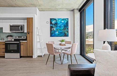 Rio Grande Apartment | Downtown views! Amazing pool gym hottub Luxury apt
