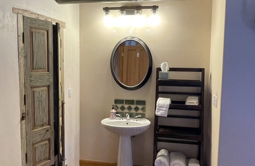 Los Ranchos de Albuquerque Bed & Breakfast | Dragonfly Chapel @ SantuaRio Grande - Private Luxury Casa